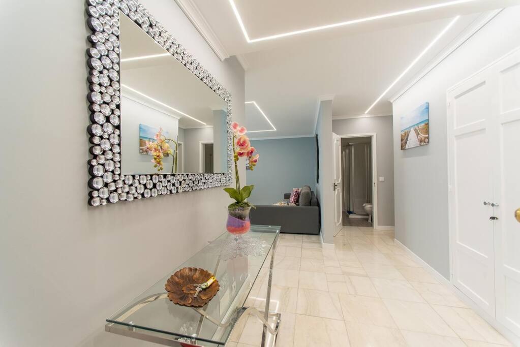 D.Henrique I Apartamento Frente Ao Savoy Palace Φουνκάλ Εξωτερικό φωτογραφία